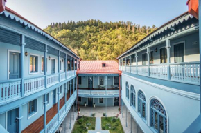 Гостиница Golden Tulip Borjomi  Борджоми